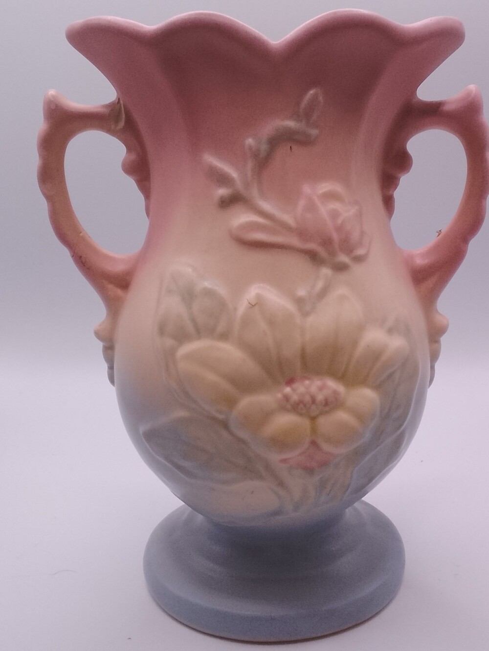 Vintage 1940's HULL ART MAGNOLIA double-handled vase 6 1/4" USA READ